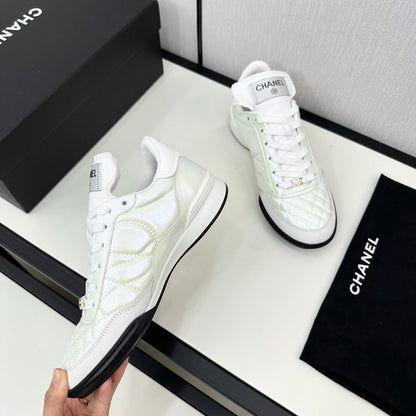 SPORTS SHOES IN GLOSSY WHITE CALFSKIN