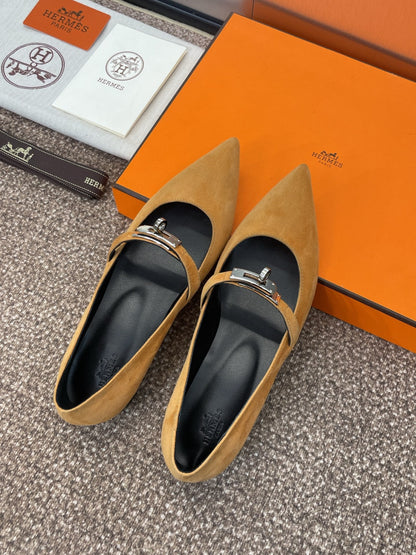 KIARA FLAT PUMP IN BRONZE BROWN SUEDE
