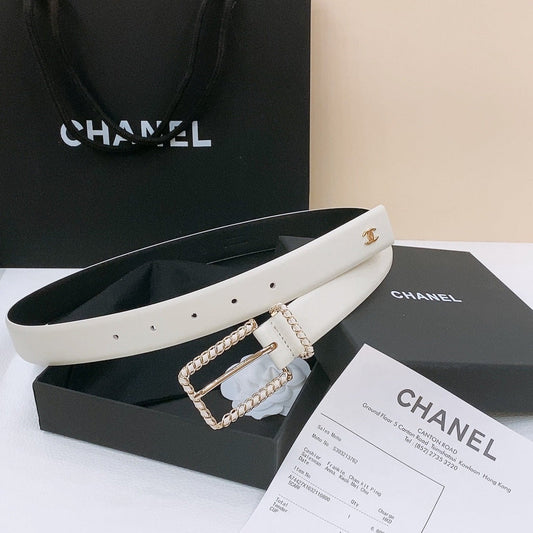 BELT 30MM IN BLACK AND WHITE CALFSKIN WITH INTERWOVEN GOLD CHAIN BUCKLE