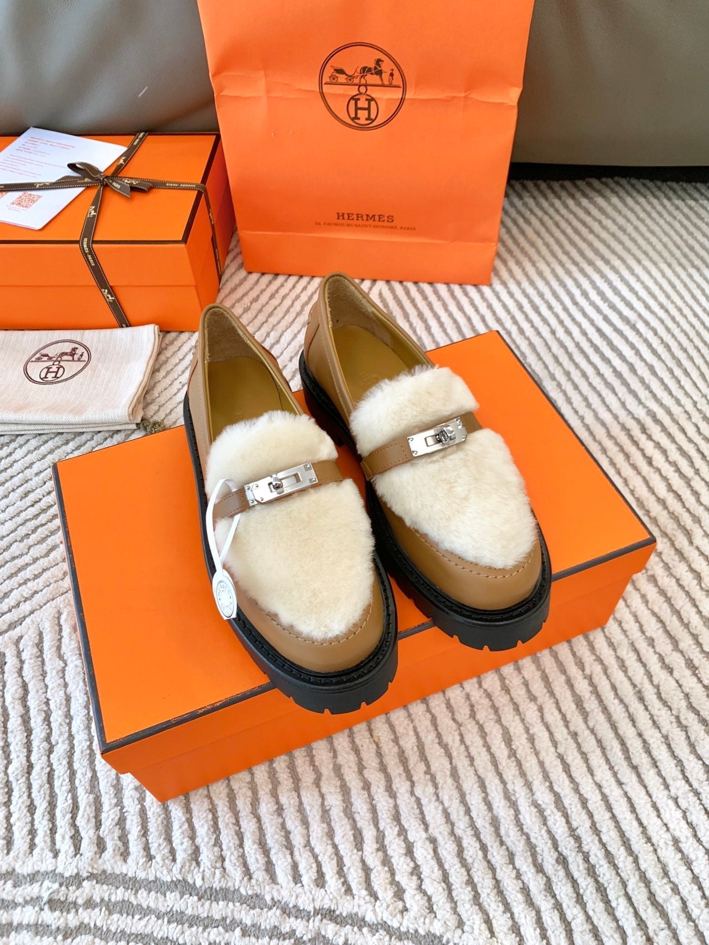 ICONE LOAFER IN PERU BROWN CALFSKIN WITH WHITE SHEARLING