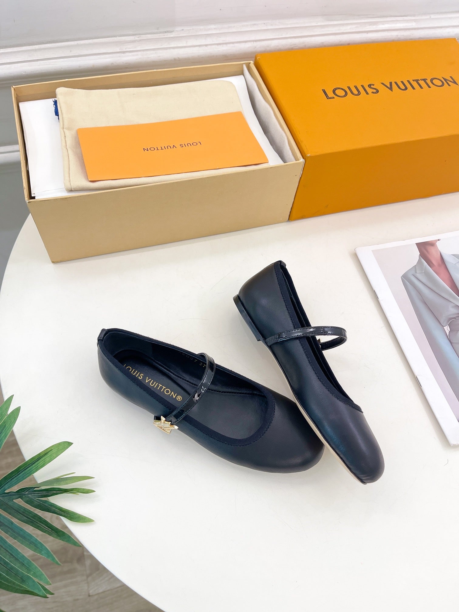 LV WOMEN ROMY FLAT BALLERINA IN BLACK METALLIC LAMBSKIN