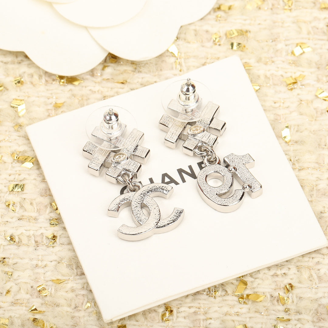 19 DOUBLE C SNOW SILVER EARRINGS